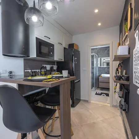 Апартаменты Sea View Apartments Oasis & Zen