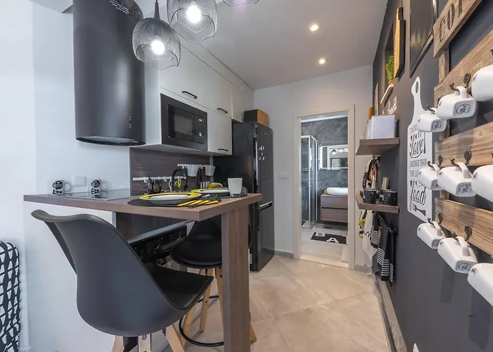 Апартаменты Sea View Apartments Oasis & Zen